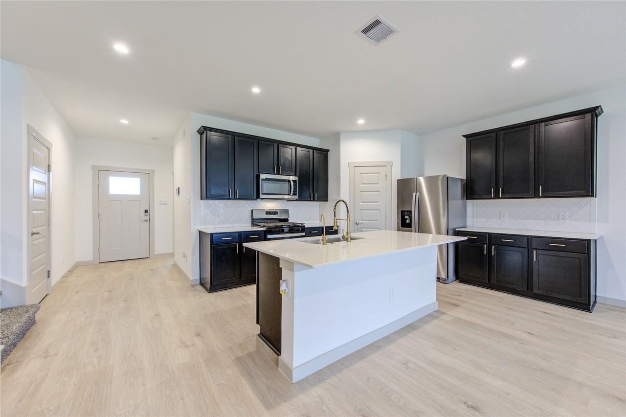 30039 Violet Sky Way #30039 - Photo 3 of 48