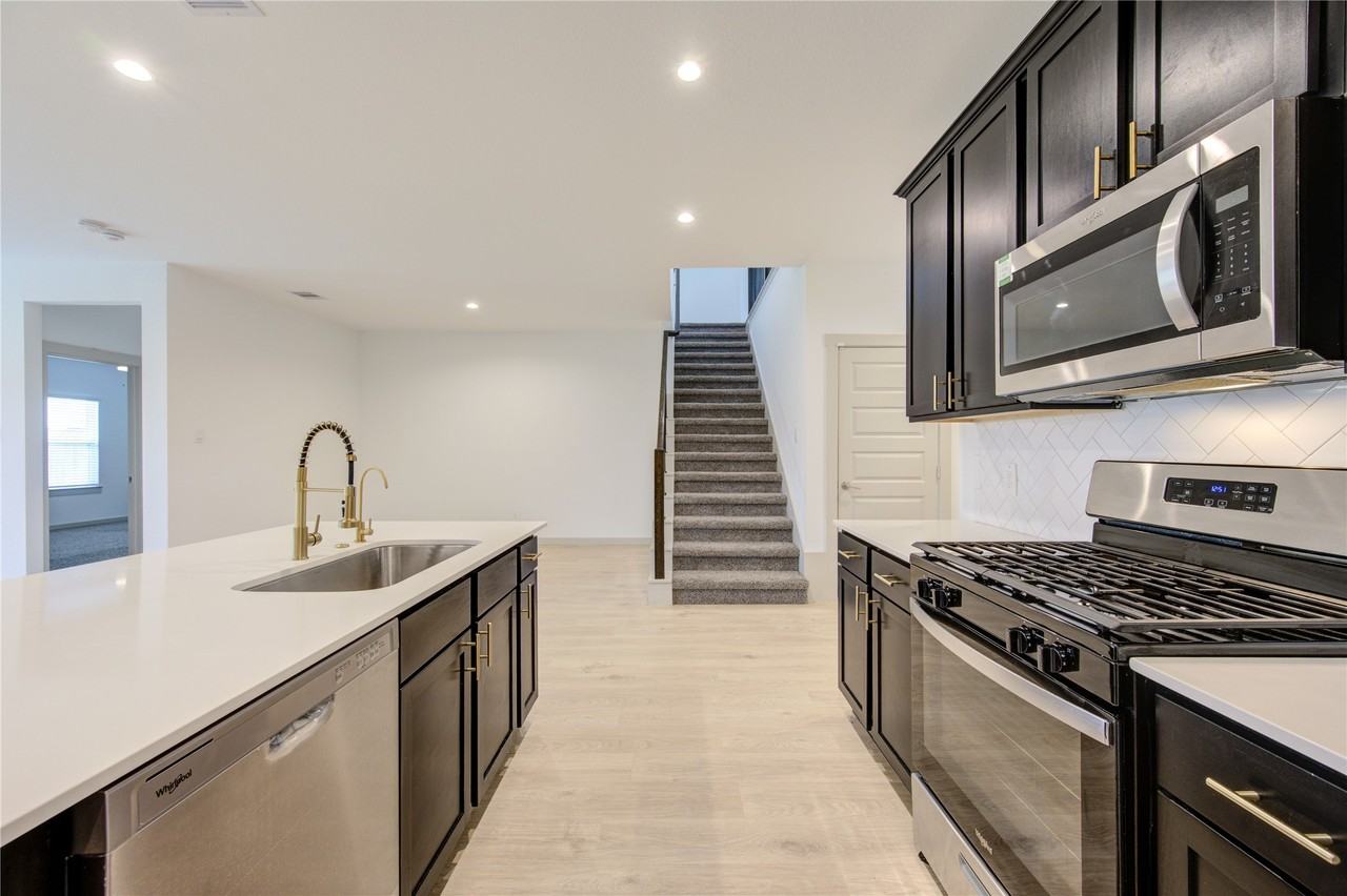 30039 Violet Sky Way #30039 - Photo 6 of 48