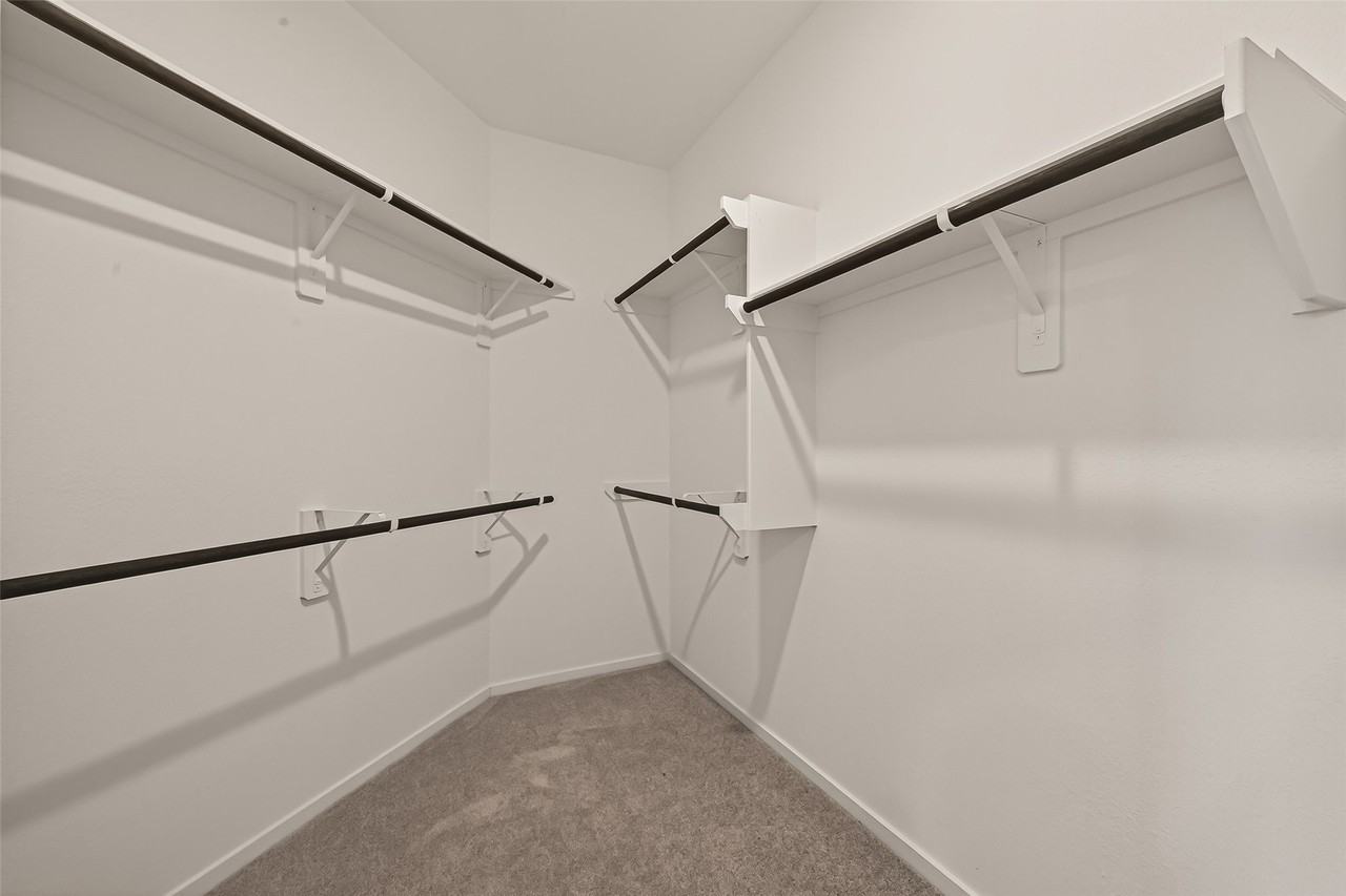 7910 Eagle Creek Ln #7910 - Photo 5 of 25