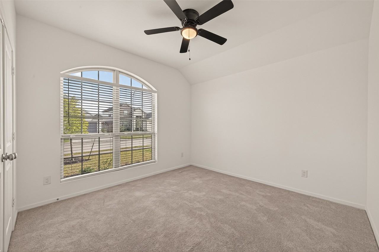 7910 Eagle Creek Ln #7910 - Photo 6 of 25