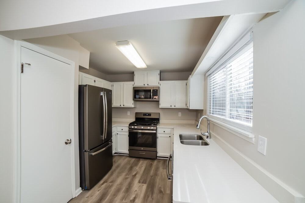 4749 Jamerson Forest Cir - Photo 5 of 16