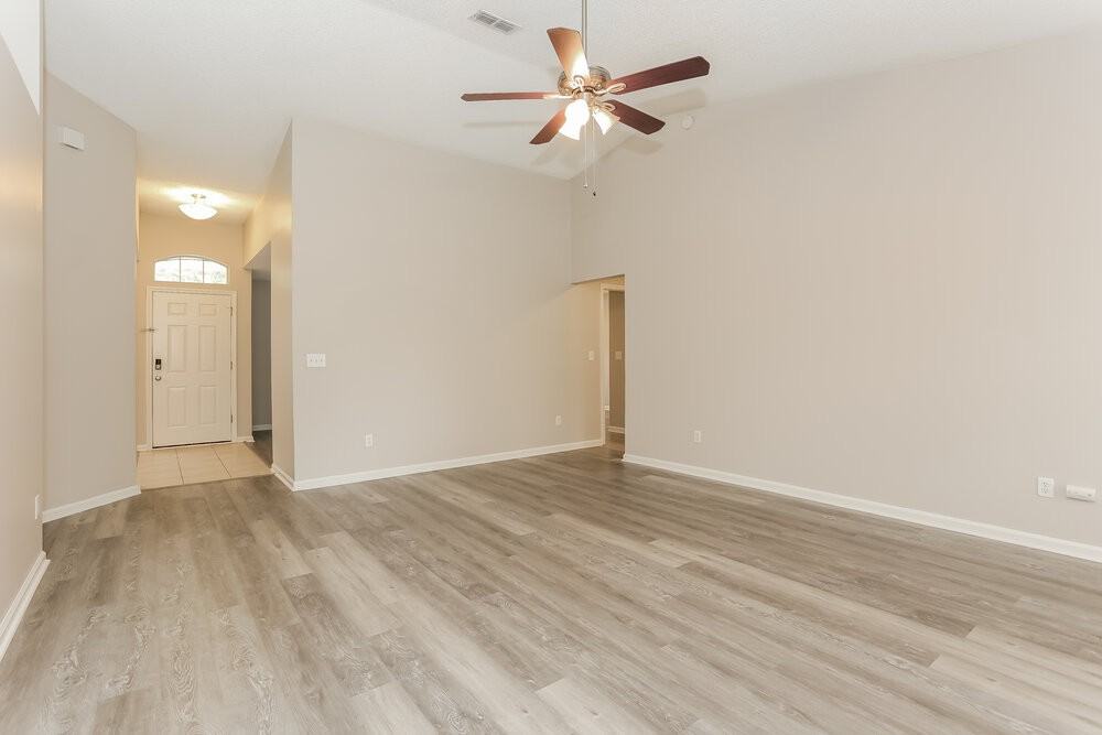 1694 Aston Hall Dr E - Photo 4 of 15