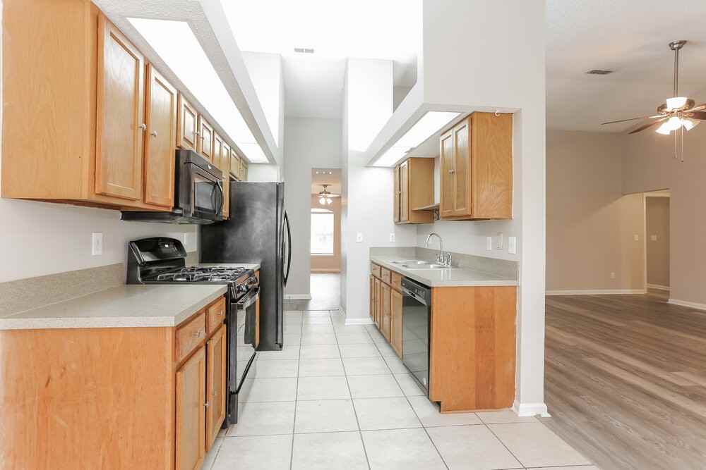 1694 Aston Hall Dr E - Photo 6 of 15