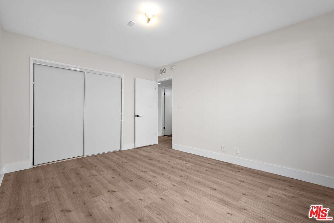 1031 N Laurel Ave #1031-1 - Photo 6 of 25