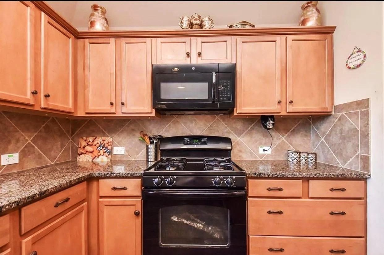 22427 Stamford Brook Ct #22427 - Photo 7 of 16