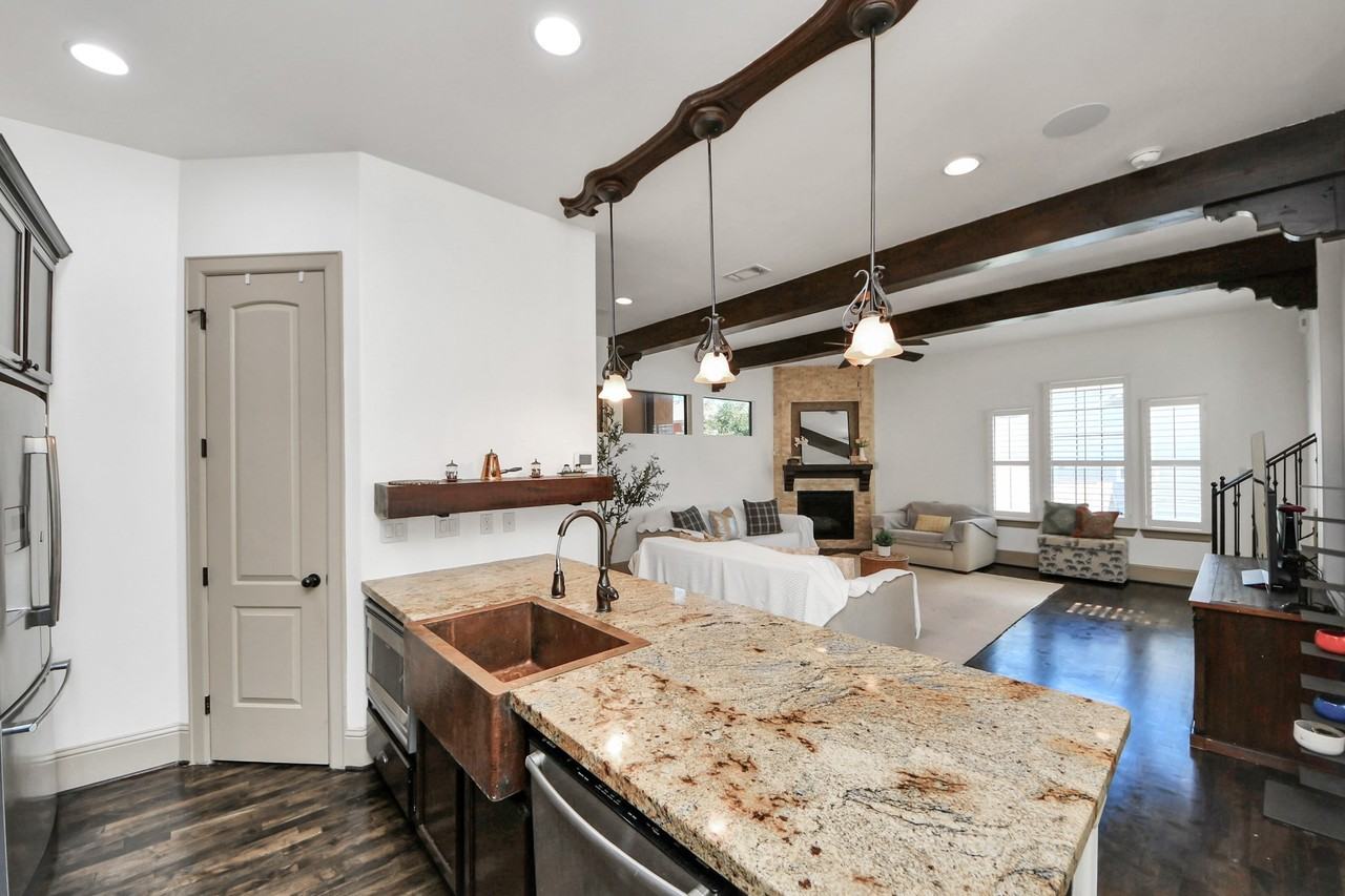 1141 W 23rd St #1141A - Photo 7 of 35