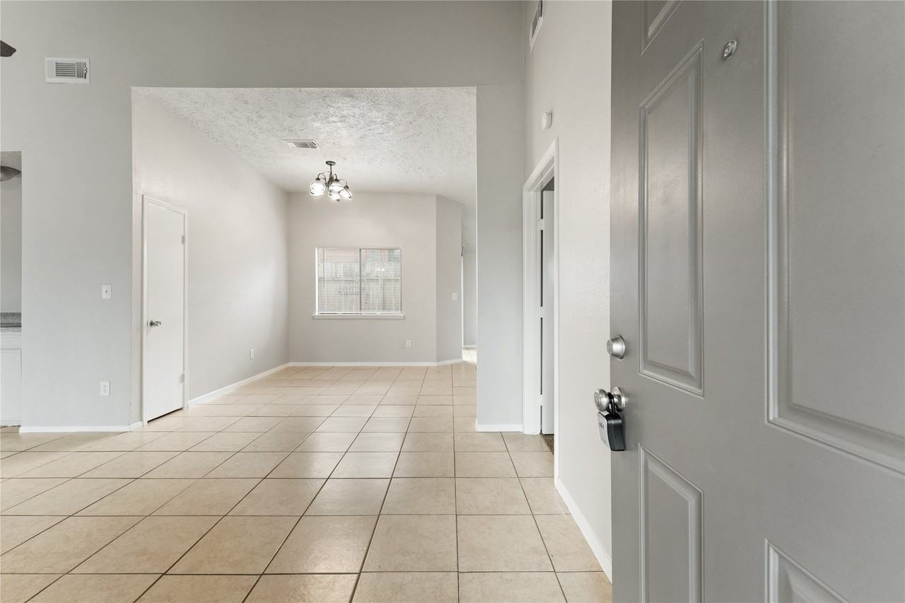 10746 Staghill Dr #10746 - Photo 6 of 34