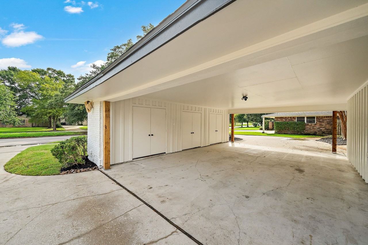 5123 Willowbend Blvd #5123 - Photo 3 of 35