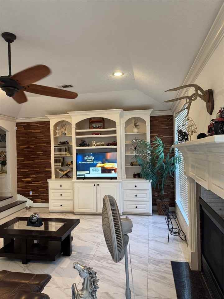 Undisclosed Address #6015 - Photo 5 of 19