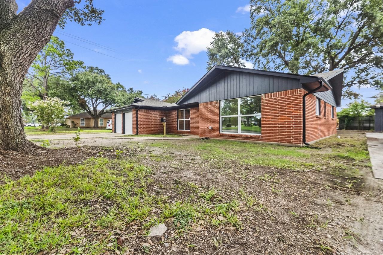 4903 Mayflower St #4903 - Photo 5 of 25