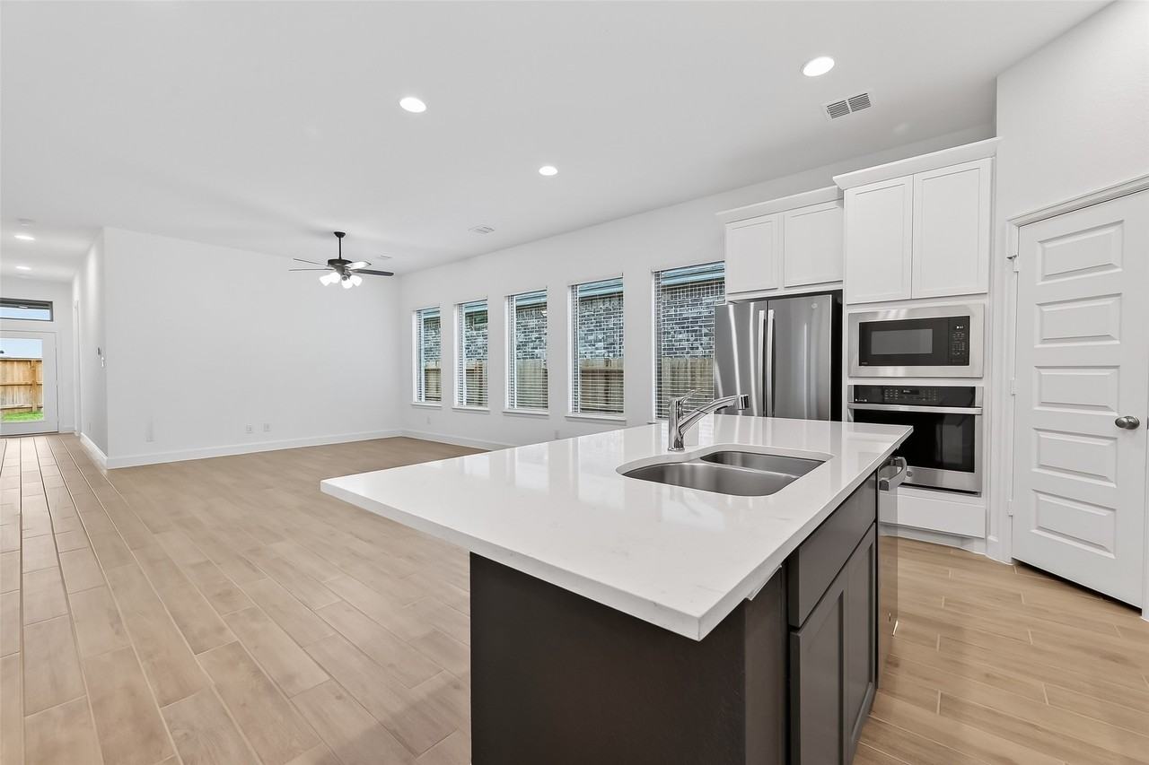 27214 Butterfly Mint Ln #27214 - Photo 7 of 37