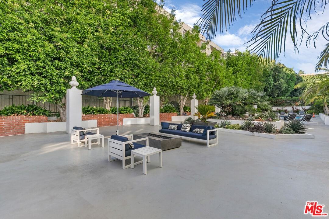 7135 Hollywood Blvd #7135-504 - Photo 2 of 48