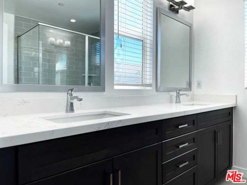 7105 Tampa Ave #7105-7101 - Photo 4 of 20