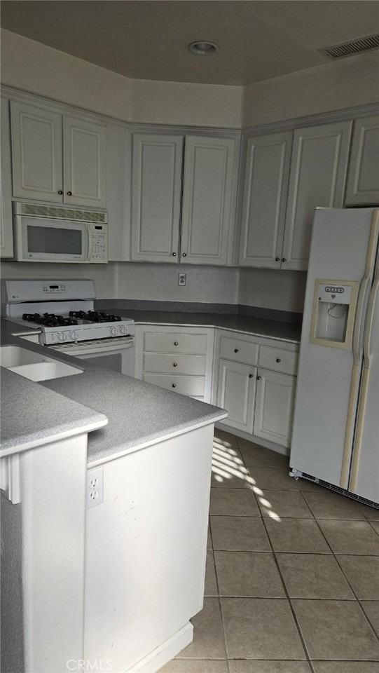 4413 Saint Andrews Dr #4413 - Photo 3 of 31
