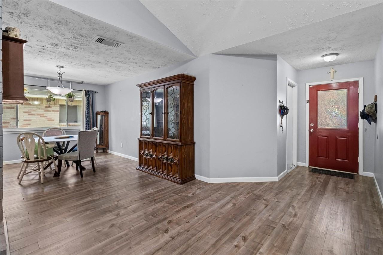 20074 Crazy Horse Circle Dr #20074 - Photo 4 of 42