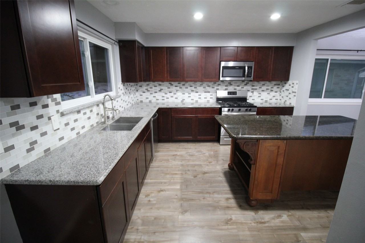 20074 Crazy Horse Circle Dr #20074 - Photo 7 of 42