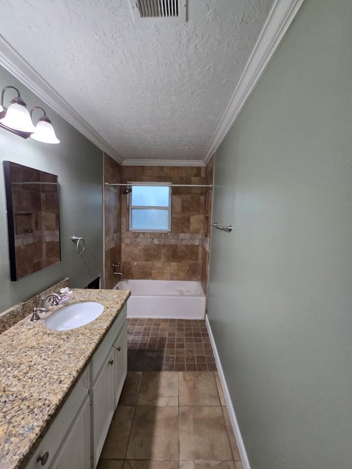 11102 Endicott Ln #11102 - Photo 3 of 8