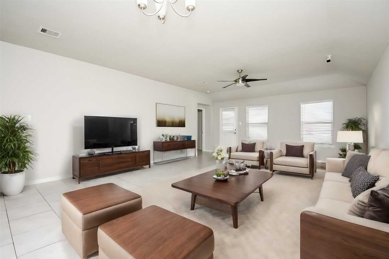 7206 Highland Chase Dr #7206 - Photo 3 of 35