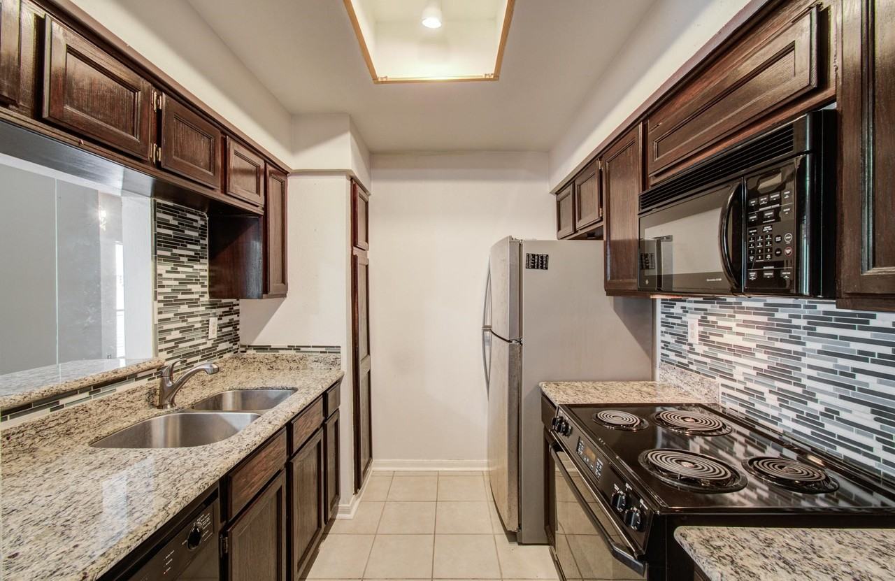 8299 Cambridge St #8299-1706 - Photo 3 of 26