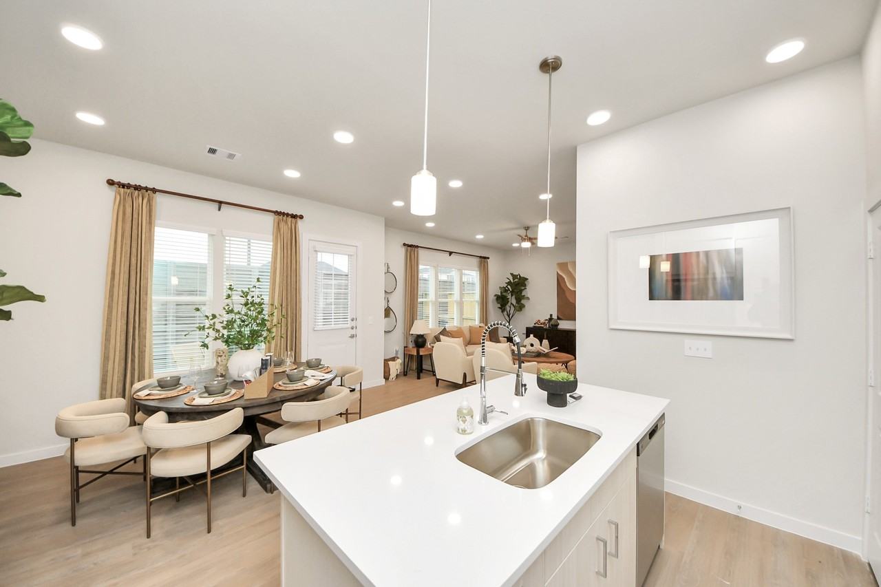 22014 Lesley Grove Ln #22014 - Photo 3 of 50