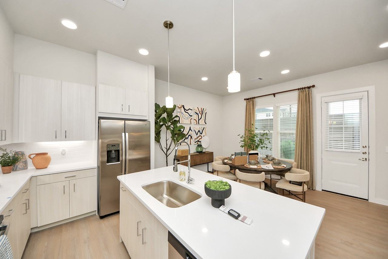 22014 Lesley Grove Ln #22014 - Photo 4 of 50