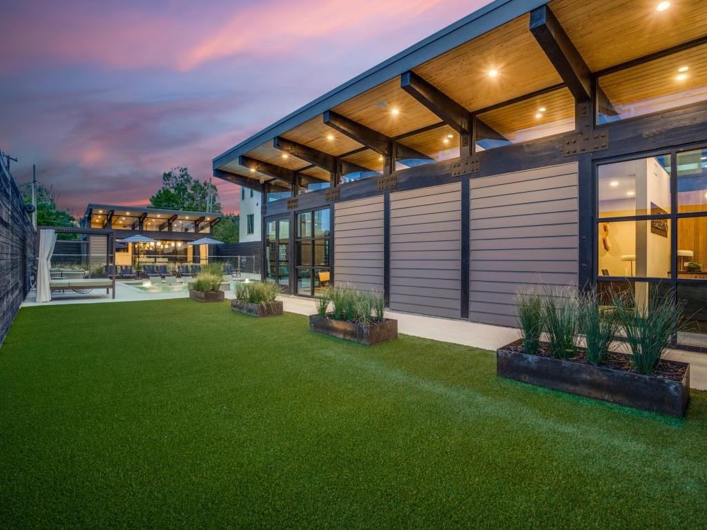 5609 Live Oak St #5609-301 - Photo 4 of 18