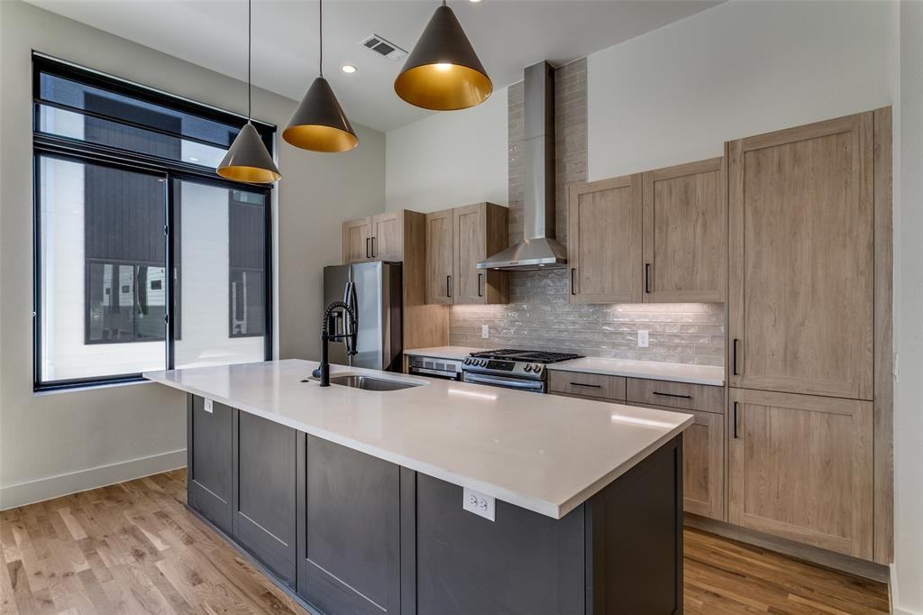 5609 Live Oak St #5609-301 - Photo 5 of 18