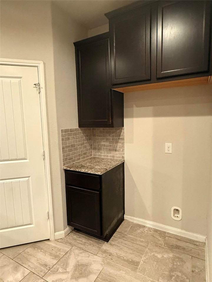 29311 Kellys Falls Ct #29311 - Photo 5 of 6