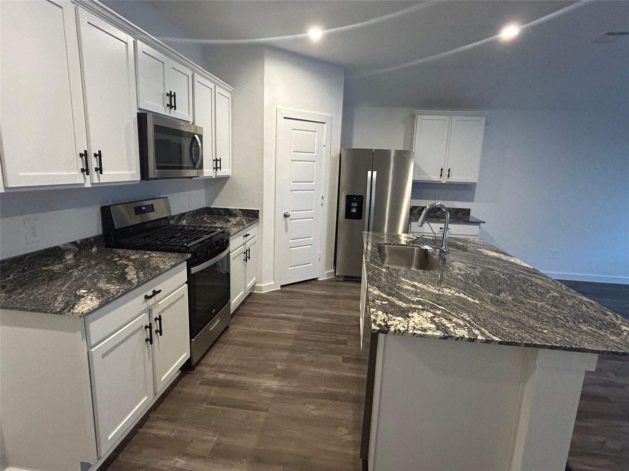 1123 Sommerville Dr #1123 - Photo 3 of 20