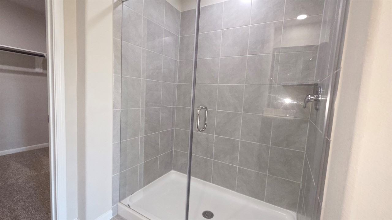 5611 Pleasant Falls Dr #5611 - Photo 2 of 17