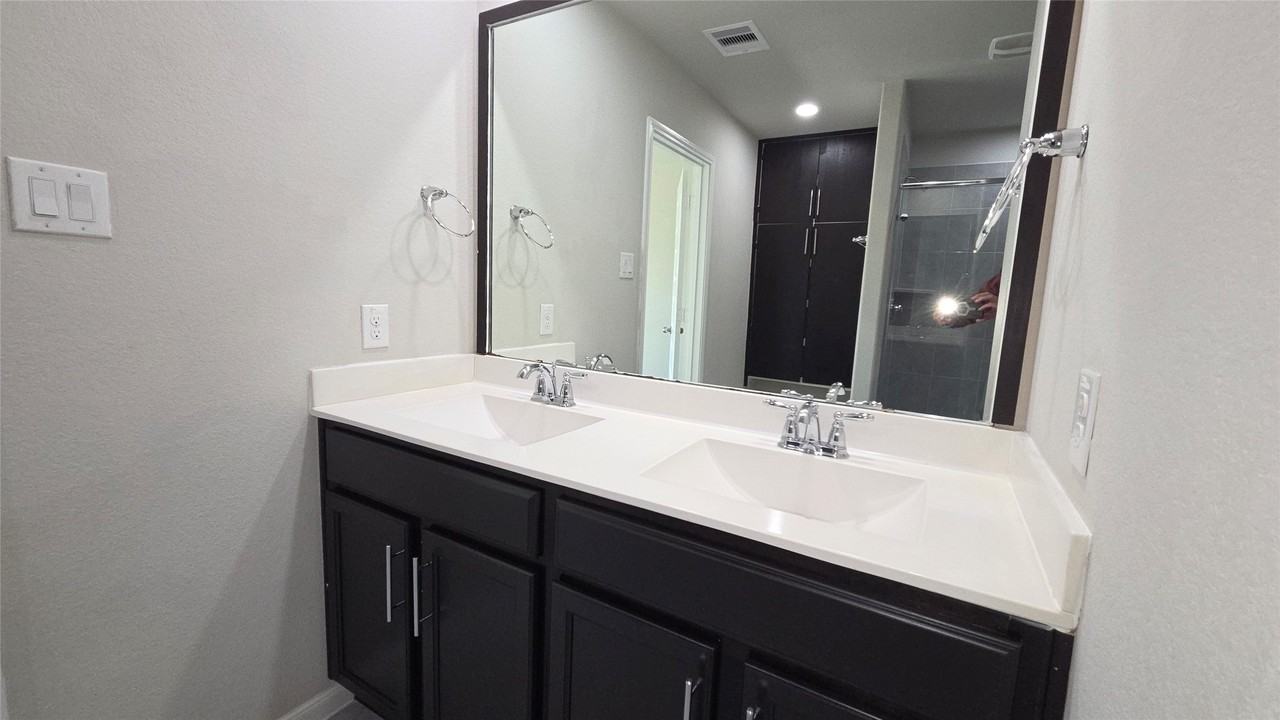 5611 Pleasant Falls Dr #5611 - Photo 3 of 17