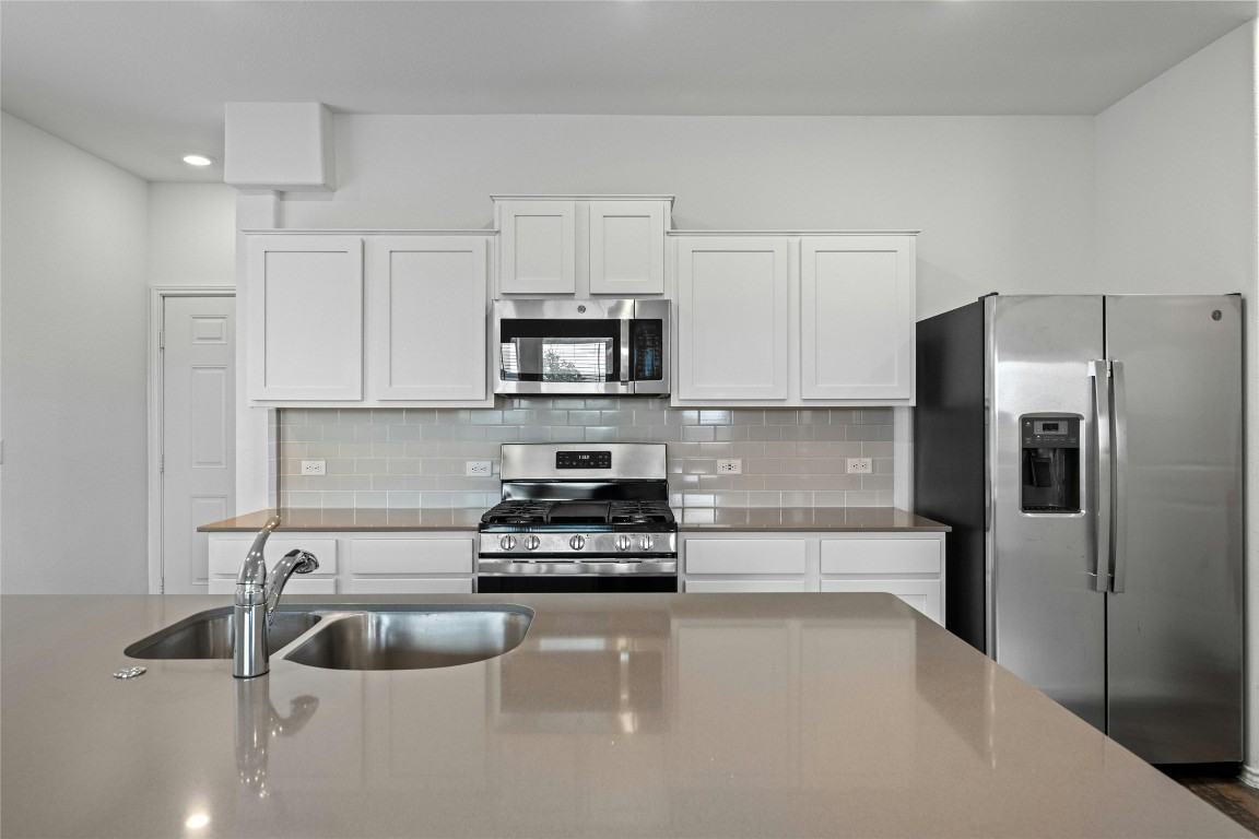 15216 Spruce Frost Cv #15216B - Photo 2 of 21