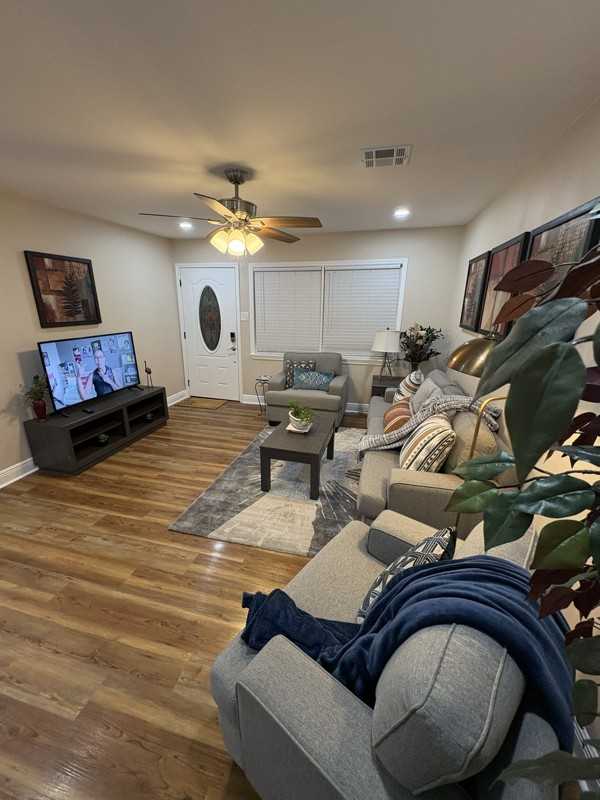 1216 Hymelia Ave - Photo 4 of 19