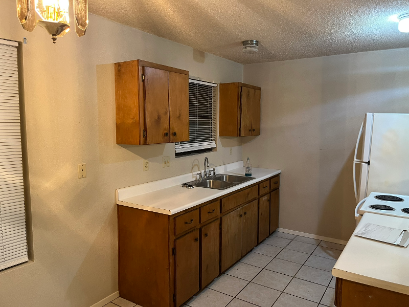 1005 Commerce St #B - Photo 4 of 16