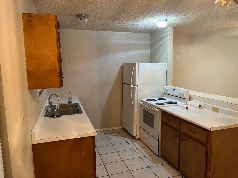 1005 Commerce St #B - Photo 6 of 16