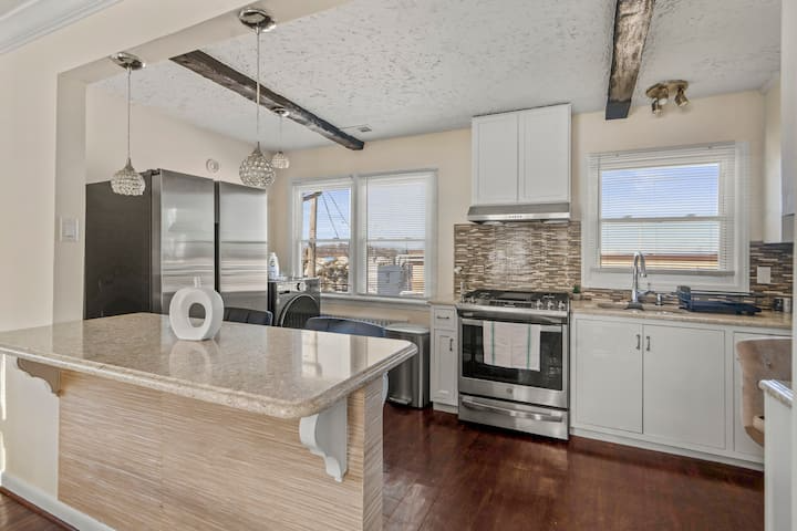 9103 Columbia Ave - Photo 2 of 35