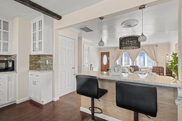 9103 Columbia Ave - Photo 3 of 35