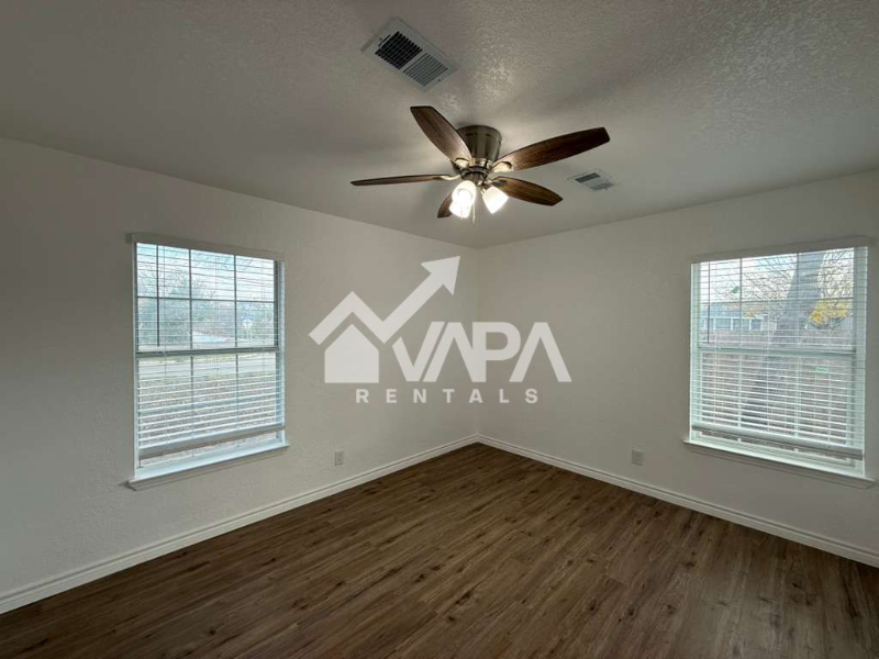 2902 Woodcliffe St - Photo 6 of 18