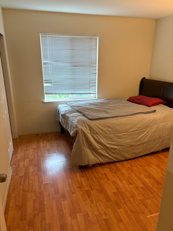 2114 Bailey Pl - Photo 2 of 8