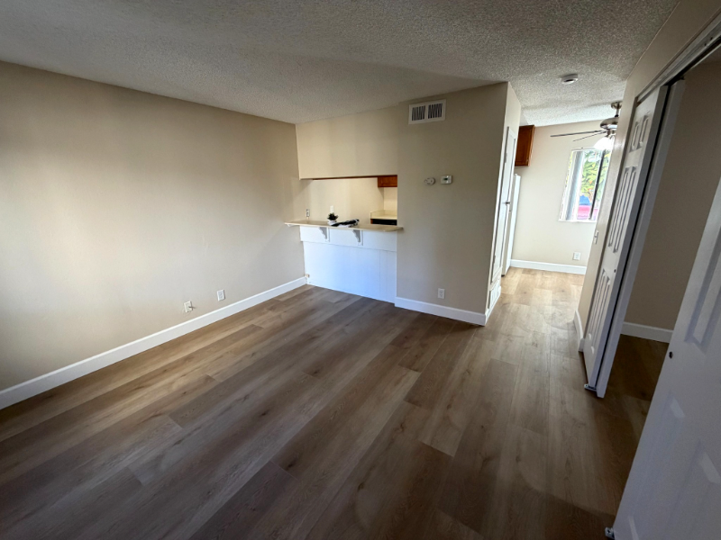 360 N San Antonio Ave #I - Photo 4 of 31