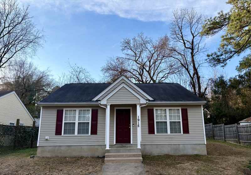 1915 Birmingham Ave - Photo 3 of 39