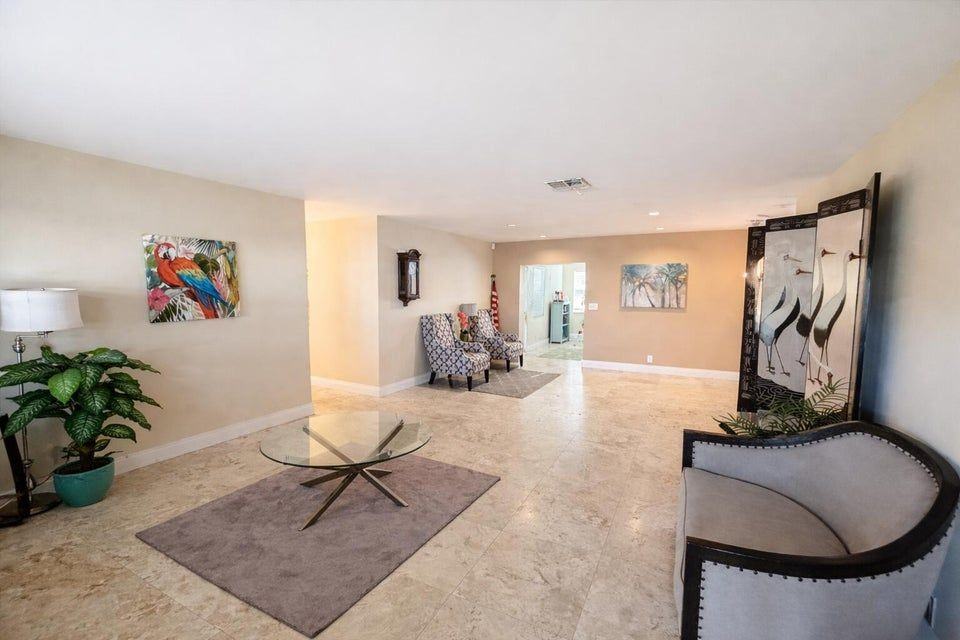 1700 Nw 36th Ct - Photo 3 of 30