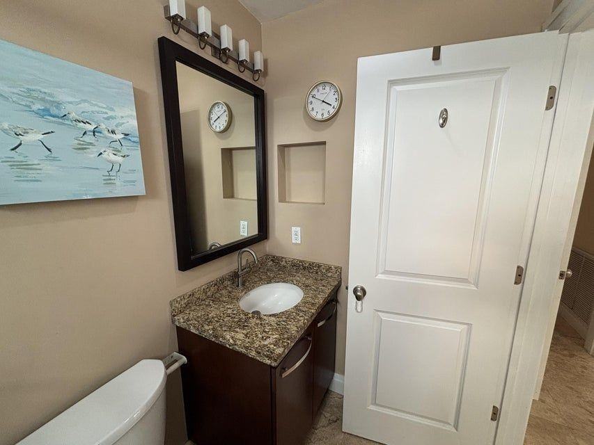 1700 Nw 36th Ct - Photo 6 of 30