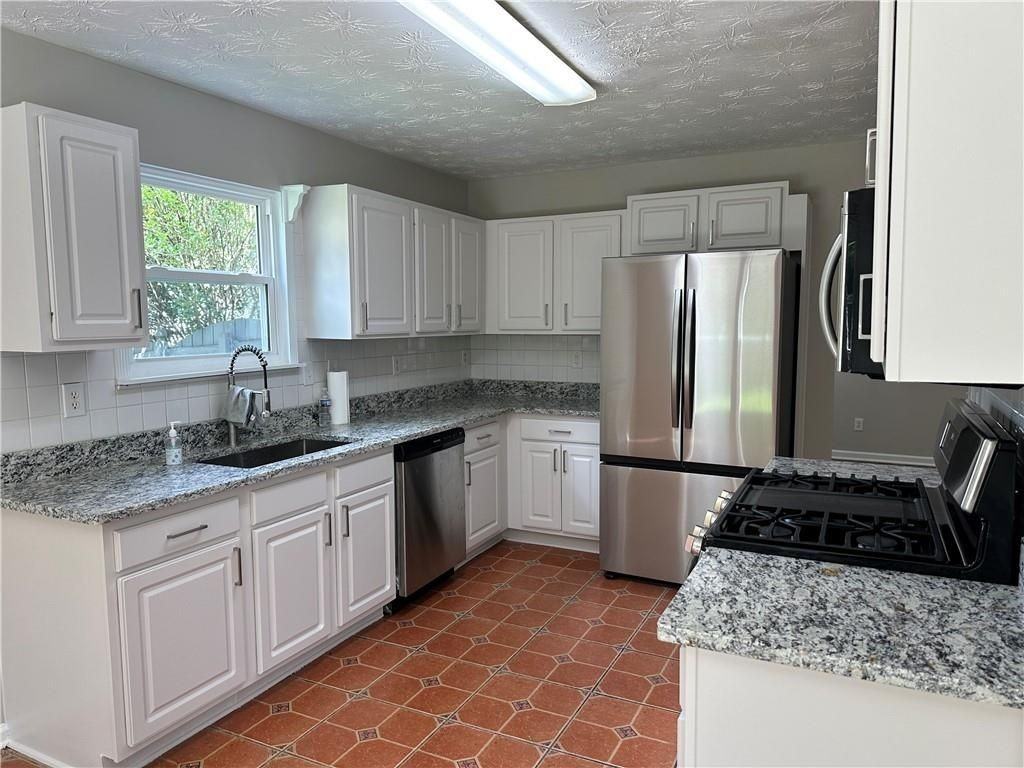 3020 Arden Ridge Dr - Photo 3 of 16