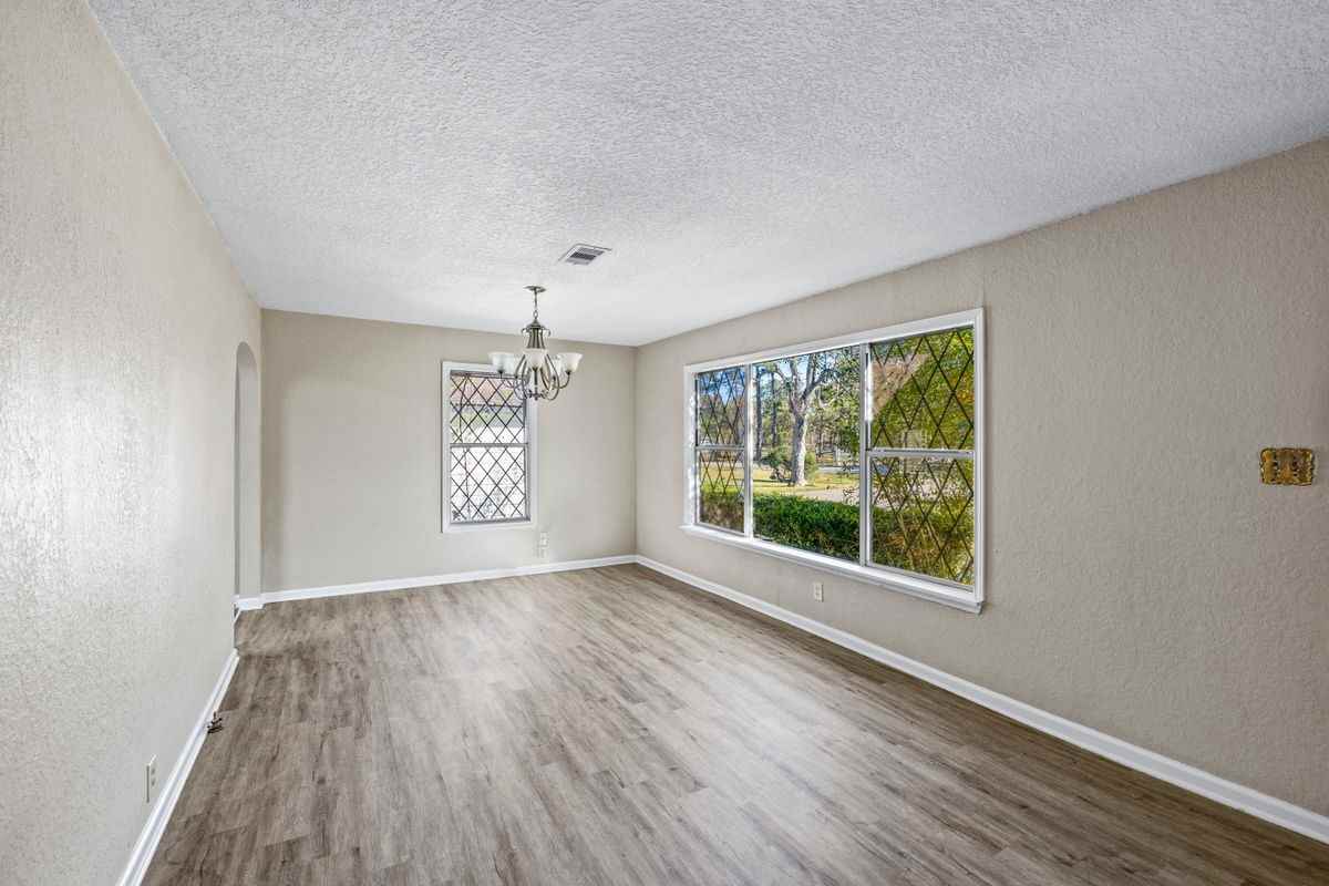 1407 Bess Rd - Photo 4 of 30