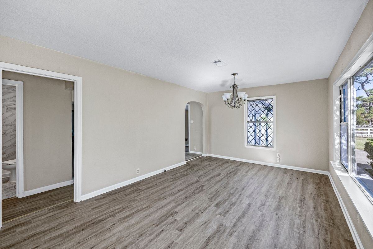 1407 Bess Rd - Photo 5 of 30