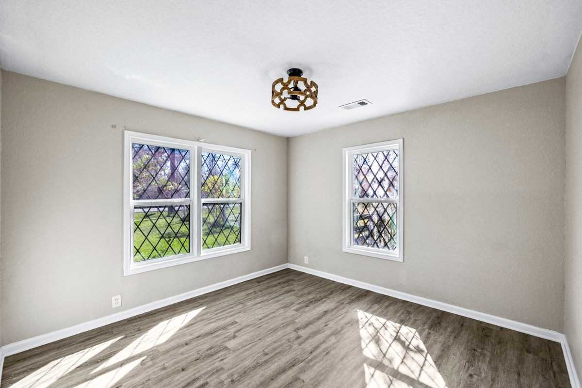 1407 Bess Rd - Photo 6 of 30