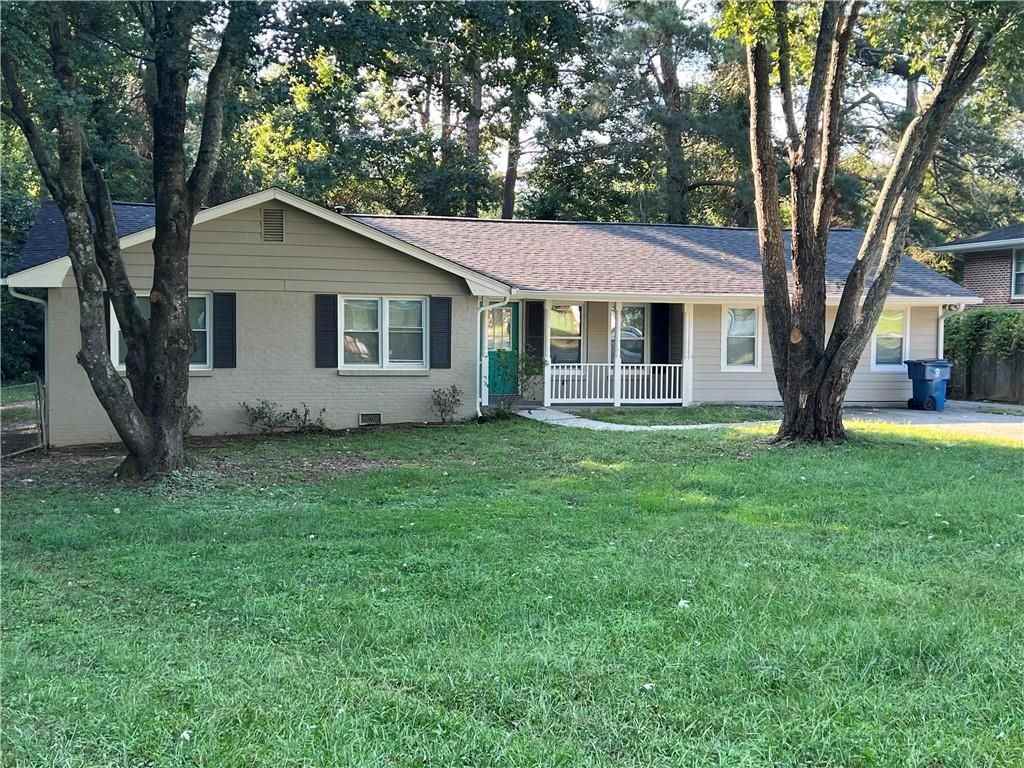 420 Lockridge Ln - Photo 2 of 27