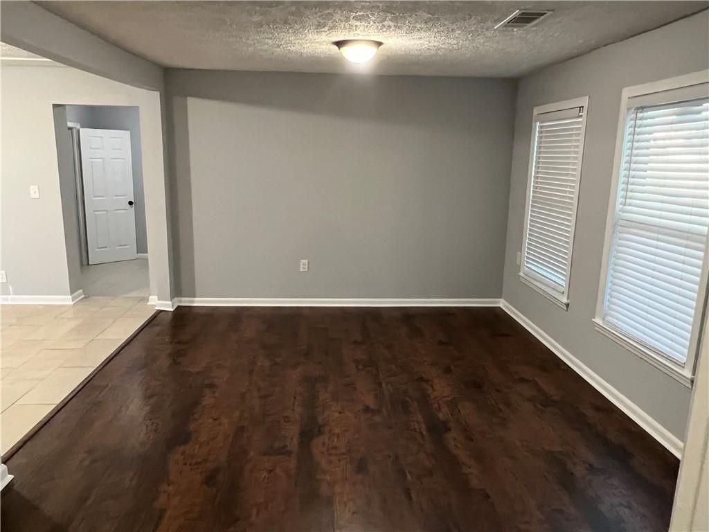 420 Lockridge Ln - Photo 7 of 27