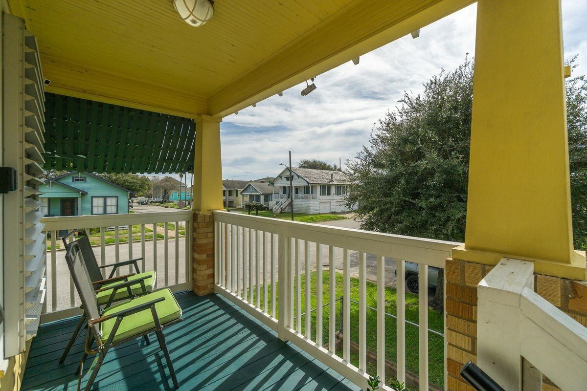 3602 Avenue Q 1/2 ##Up - Photo 2 of 12